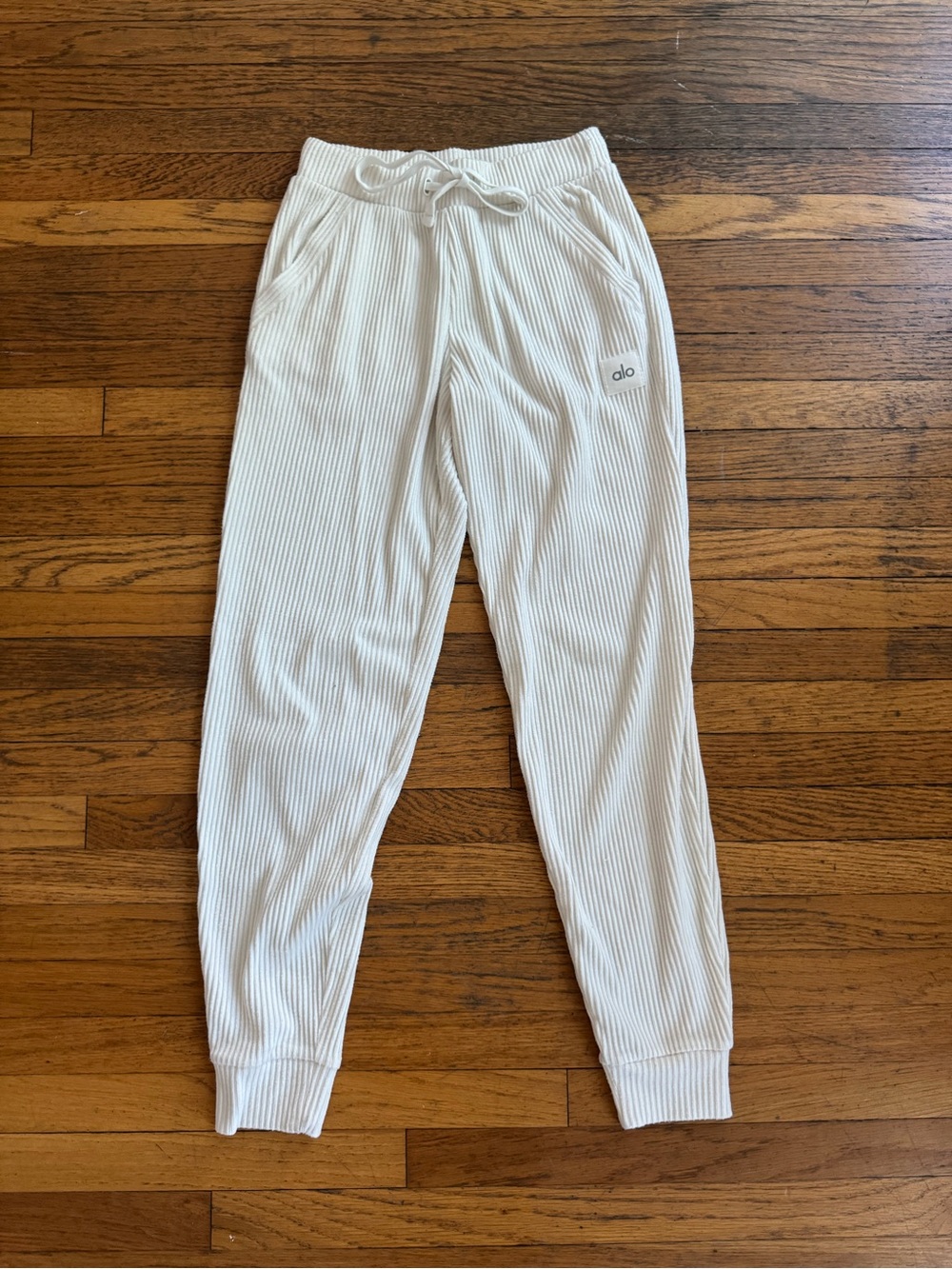 ALO Yoga Cream Ribbed Muse Joggers